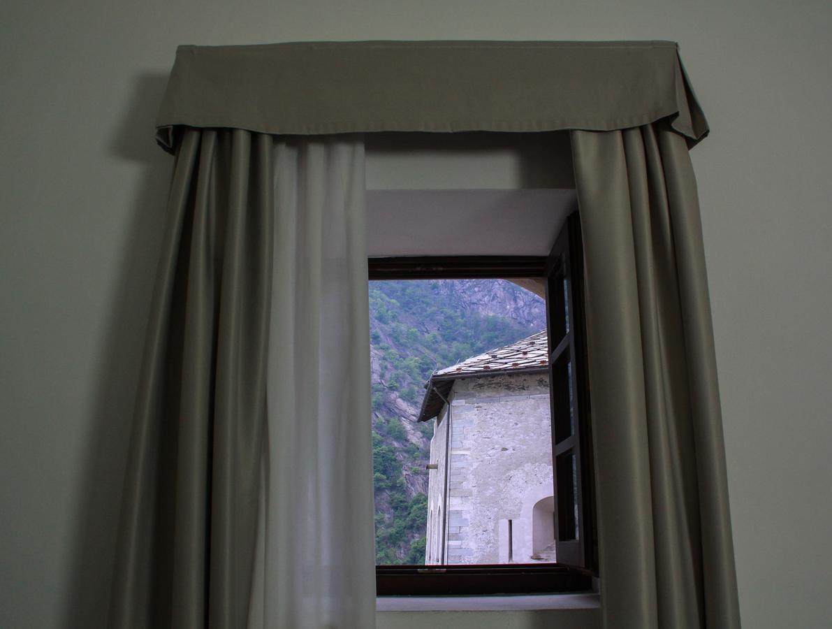 Hotel Cavour Et Des Officiers Bard Exterior photo