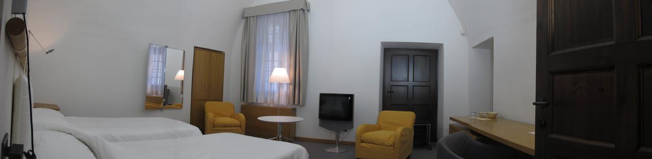 Hotel Cavour Et Des Officiers Bard Exterior photo