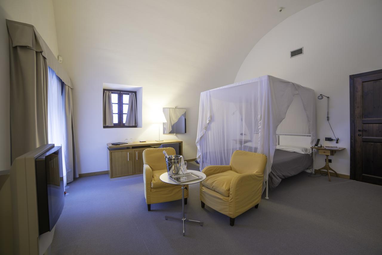 Hotel Cavour Et Des Officiers Bard Exterior photo